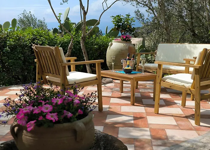 Splendida Villa In Riva Al Mare
